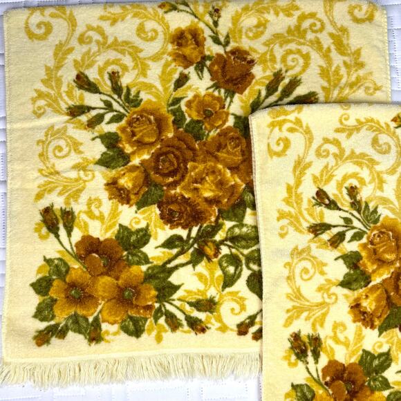 Pair of 2 Vintage 70s Floral Bath Towels 20x36 Yellow Brown Cabbage Rose Flowers - Picture 3 of 7